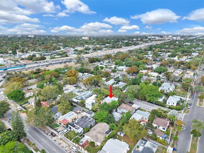 Building Photo - 528 NW 47th St