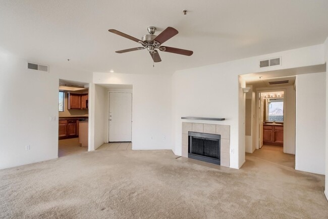 Building Photo - Bright & Spacious 2 Bed, 2 Bath Apartment