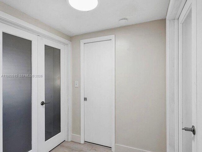 Building Photo - 40 Isle of Venice Dr