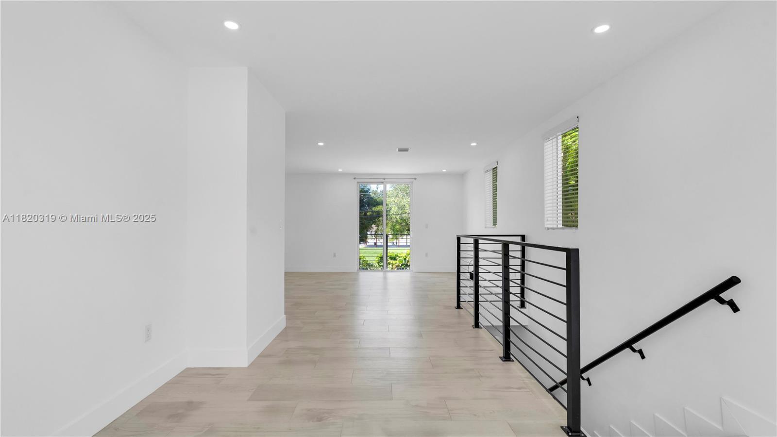 Building Photo - 3823 Thomas Ave