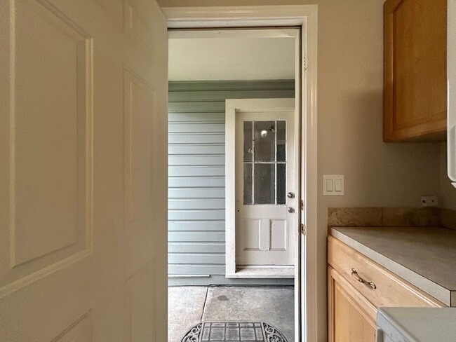 Building Photo - Tranquil 1 Bed, 1 Bath House!
