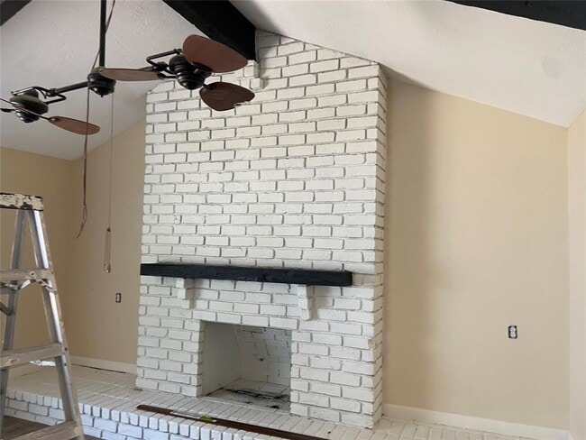 Building Photo - 3329 Longhorn Dr