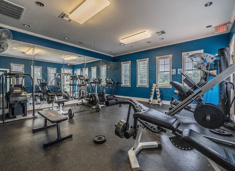 Building Photo - 1000 Diamond Dr