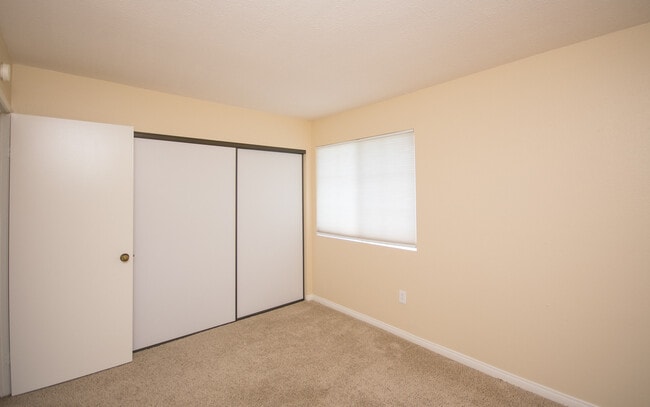 Building Photo - Very Charming 2BR/2BA Condo in Calavera Hi...