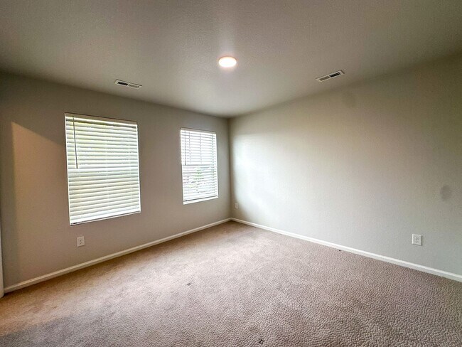 Building Photo - 17286 Bluetrail Ave