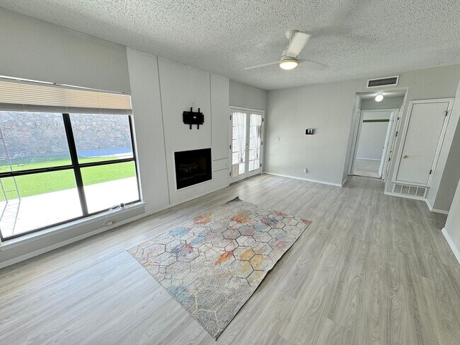 Building Photo - Northeast El Paso 3Bed/2Bath Refrig A/C