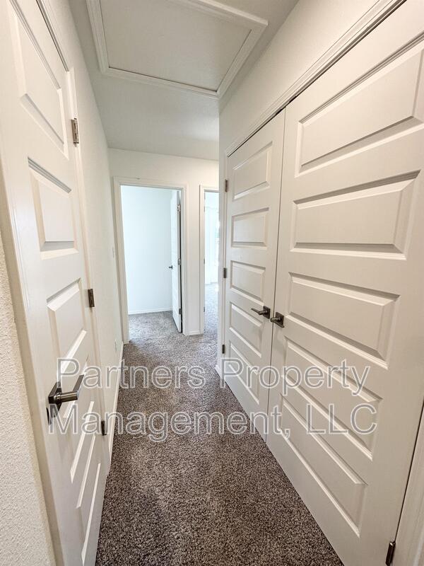 Building Photo - 940 S Amarillo Ave