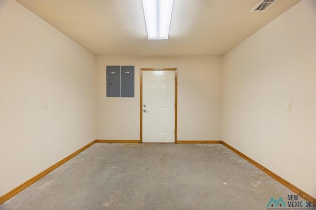 Building Photo - 3905 Springwood Dr