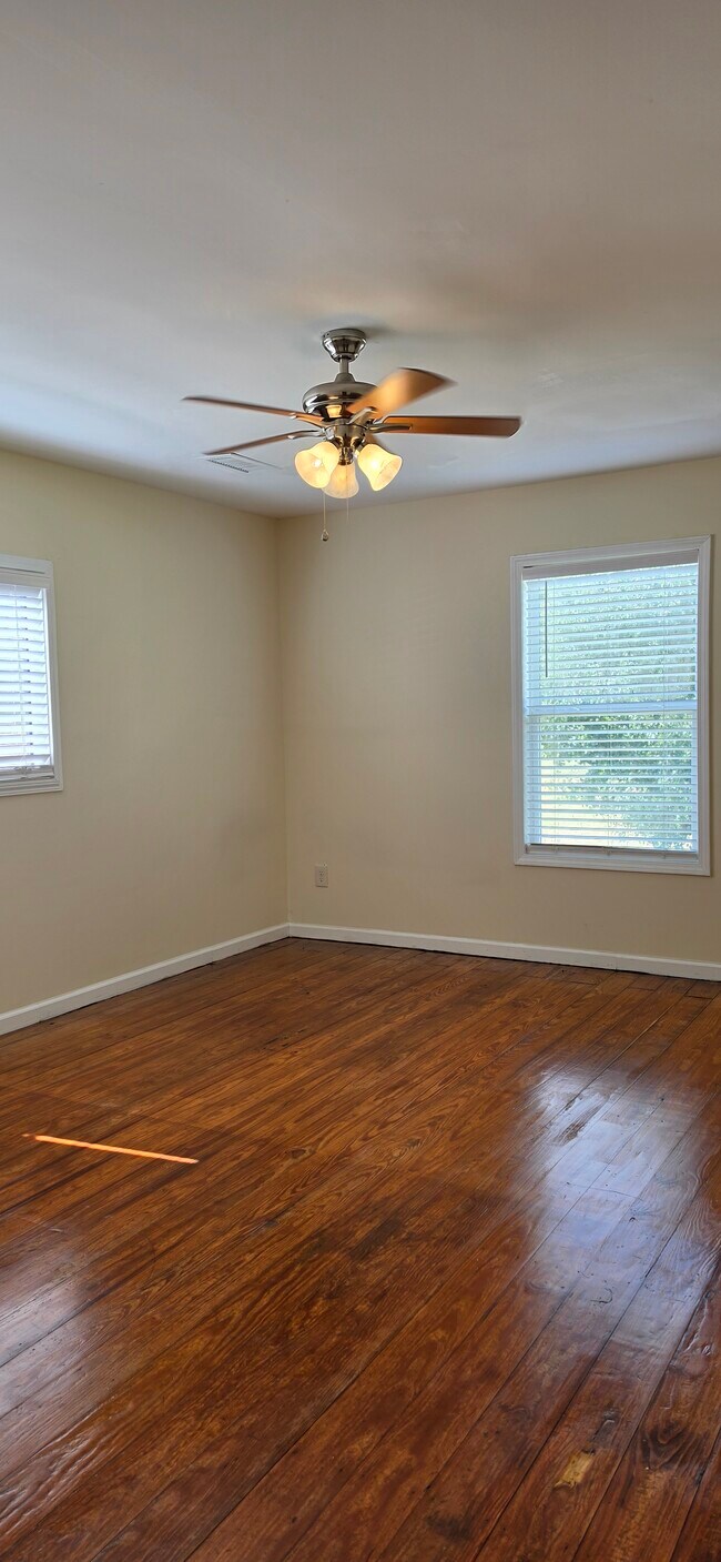 Building Photo - 53b Pennington Rd