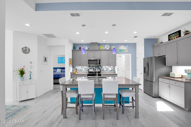 Building Photo - 533 Margaritaville Ave