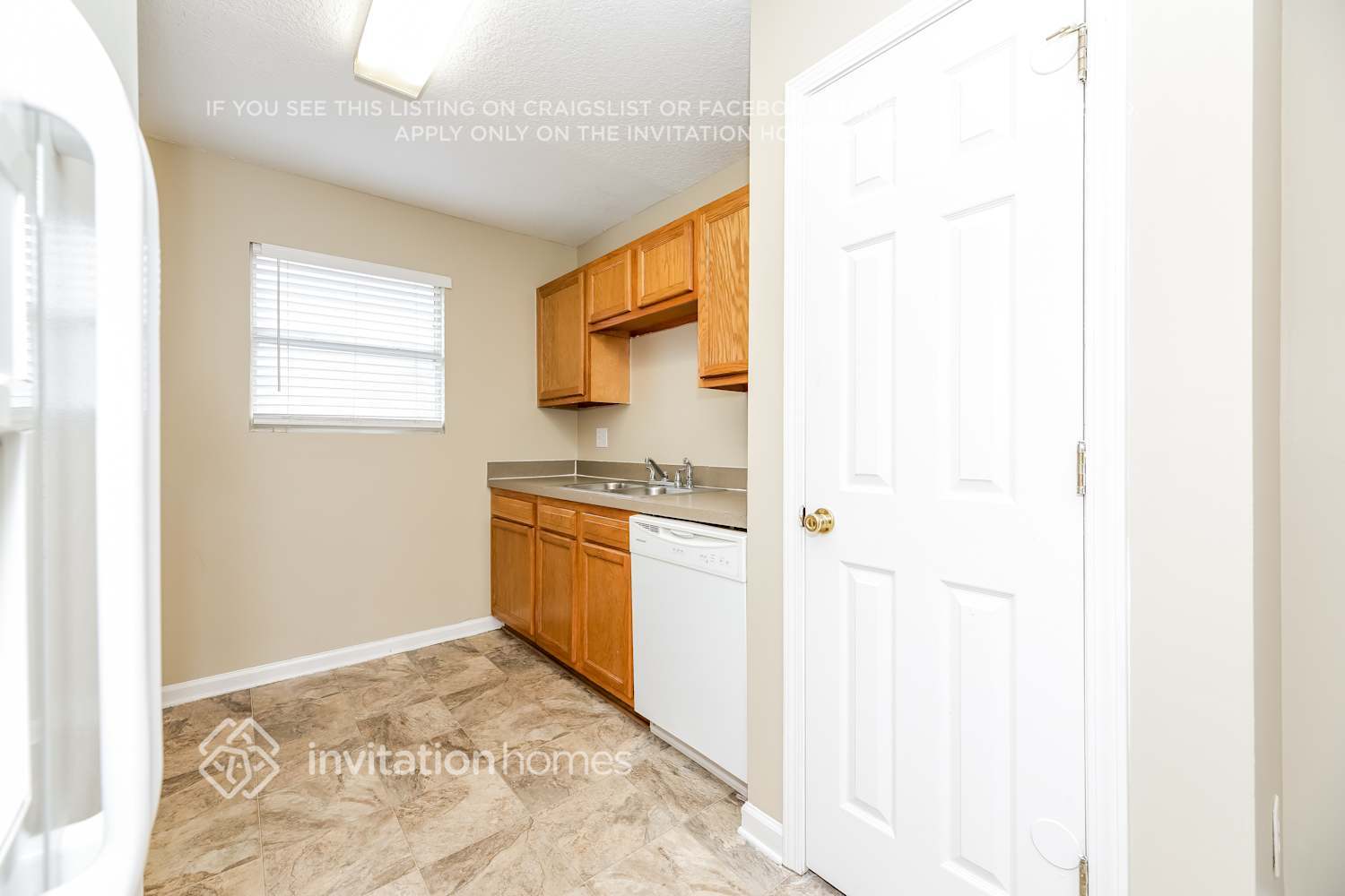 Building Photo - 1237 Homard Pl