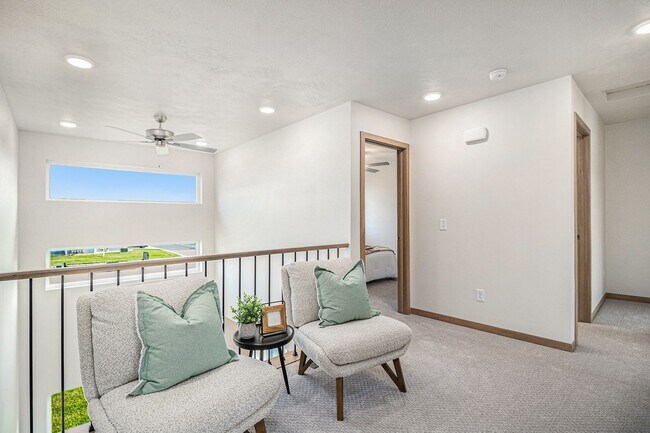 Building Photo - 5702 E Avett Pl