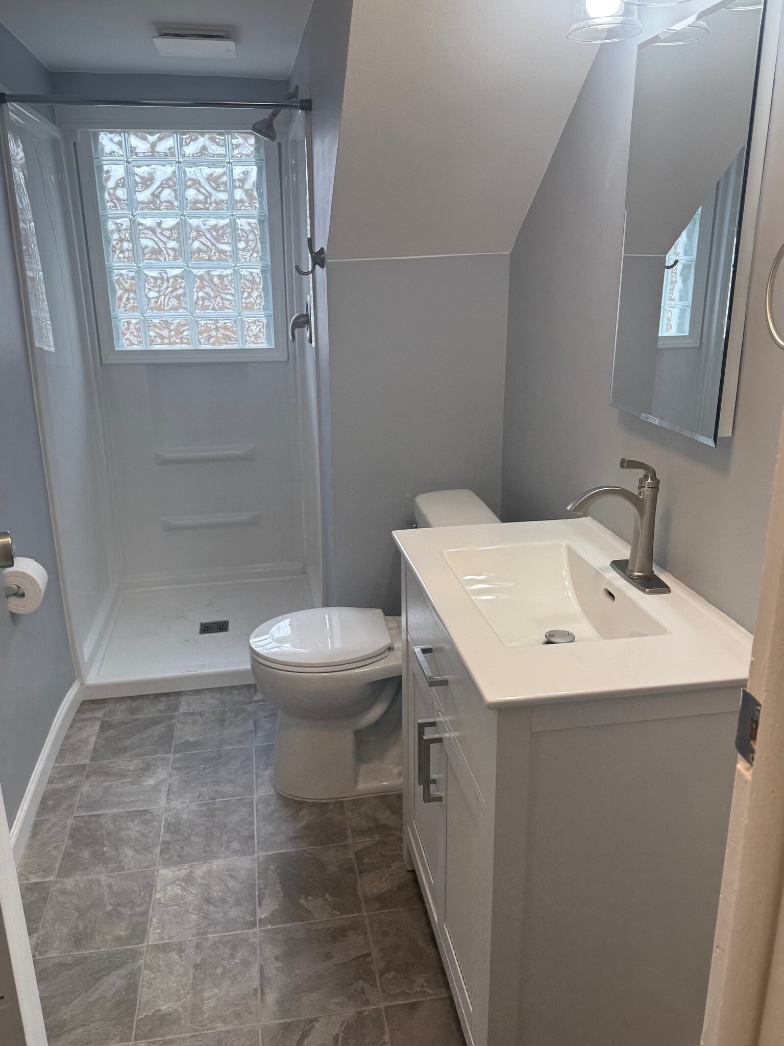 Upstairs Bathroom - 19912 Adams Rd