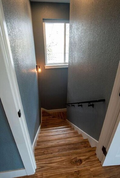 Building Photo - 20825 Crest Dr