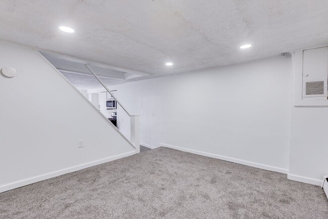 Building Photo - 2675 S 18th St