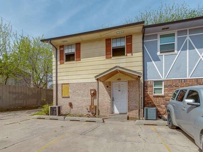 Primary Photo - MOVE IN SPECIAL NO DEPOSIT IF LEASED BY JU...