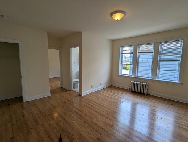 Building Photo - 2600 N Kimball Ave