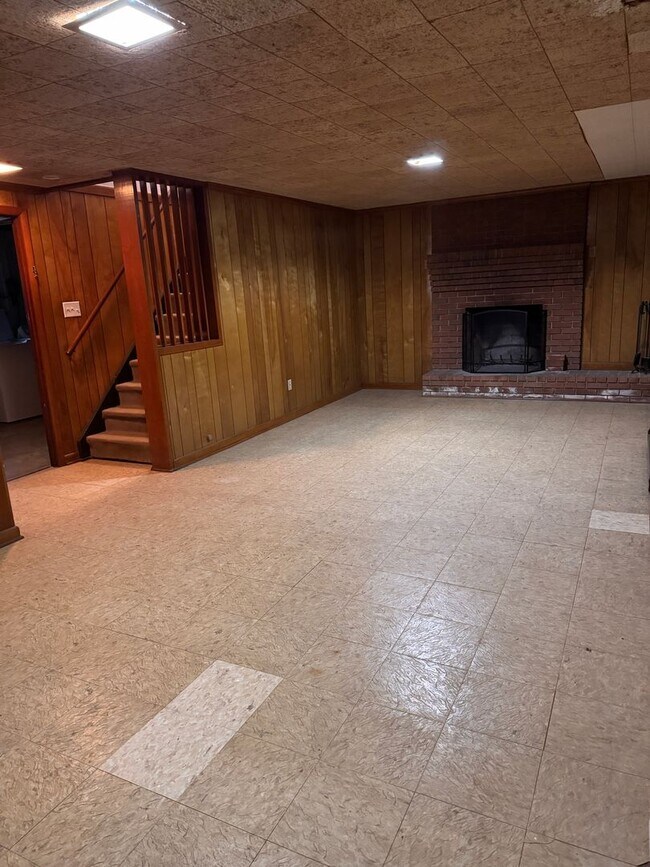Building Photo - 104 Tanzalon Dr