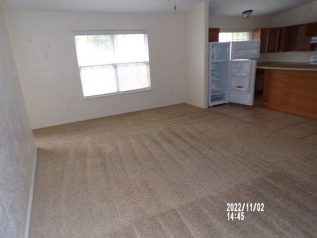 Building Photo - Great Duplex!