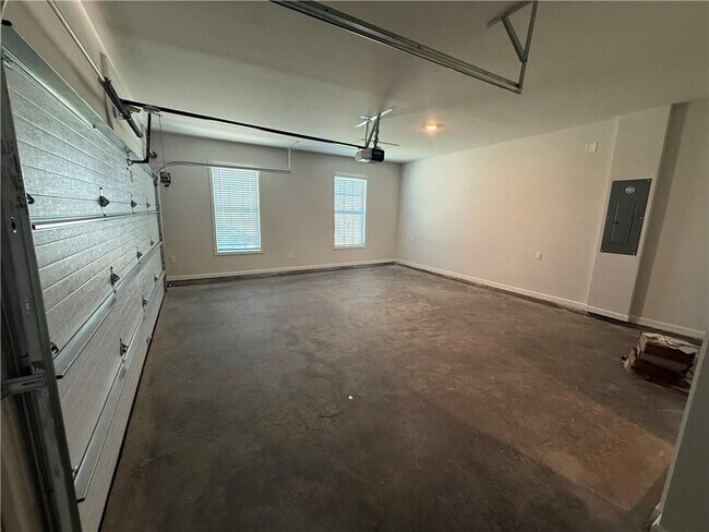 Building Photo - 3920 Newburn Ct