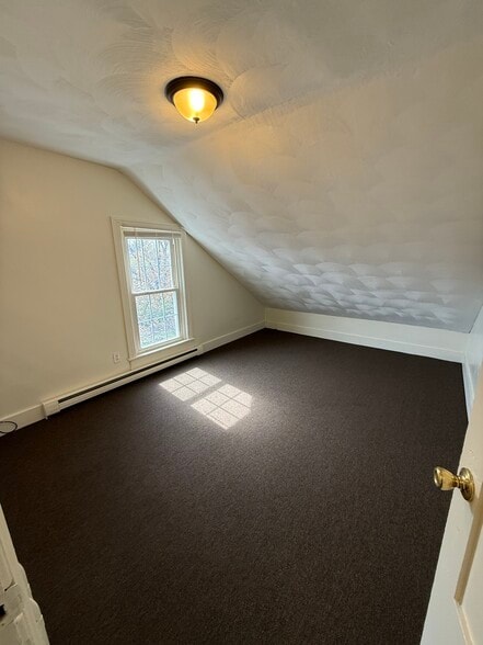 Building Photo - 13 Brayton Ct