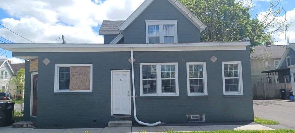 Building Photo - 303 Gere Ave