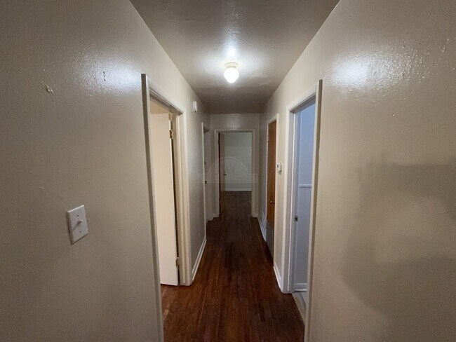 Building Photo - 408 Allen St