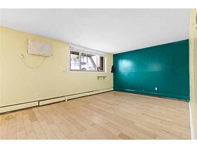 Building Photo - 520 Ridgewood Ave
