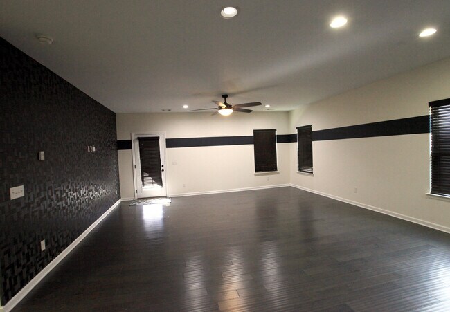 Building Photo - 1640 Brockton Ln