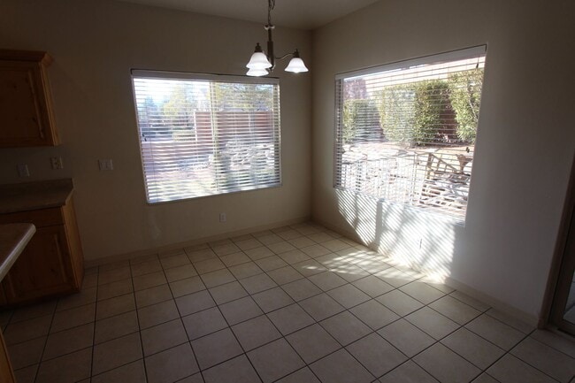 Building Photo - 4 Br, 3 Car Garage - Stone Gate at Seven H...