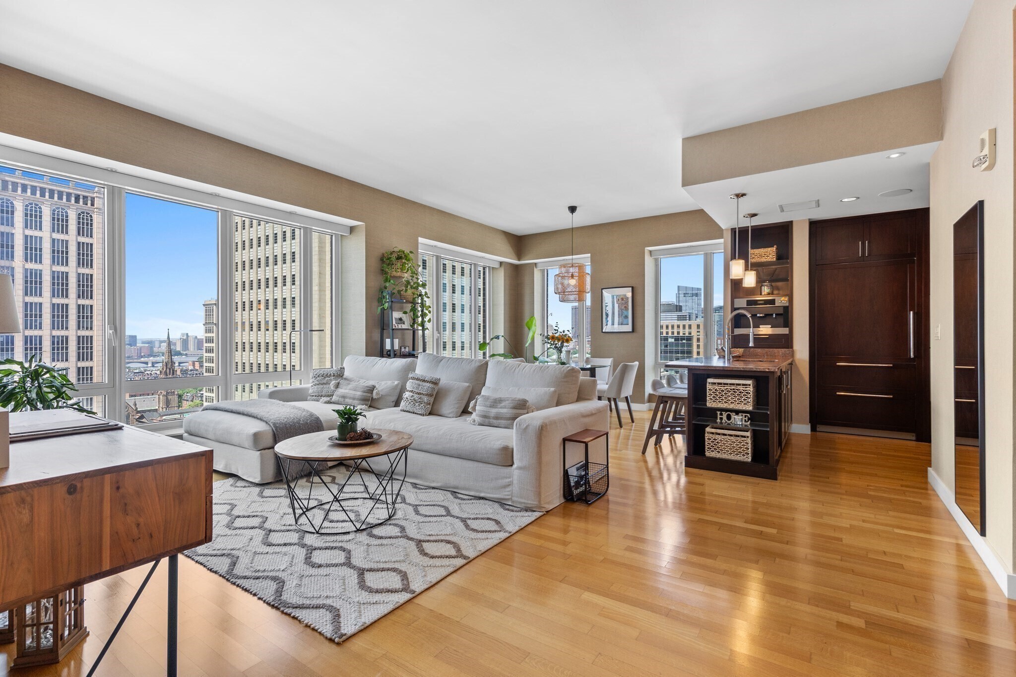 Building Photo - 400 Stuart St