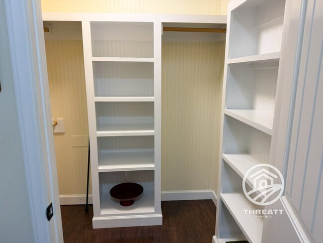 Building Photo - 1049 Long Branch Church Rd