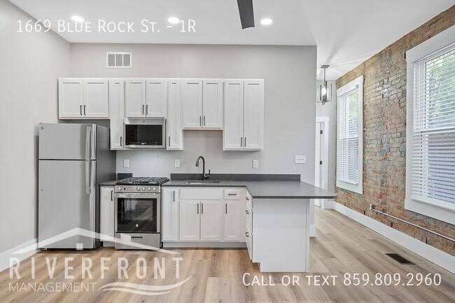 Building Photo - 1669 Blue Rock St