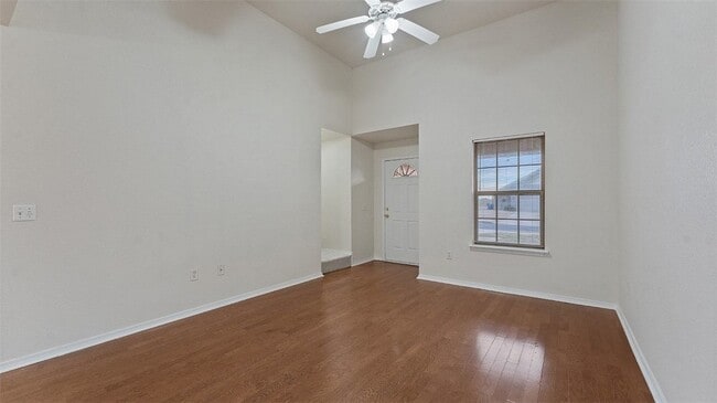 Building Photo - 3000 SW Windrift Ave