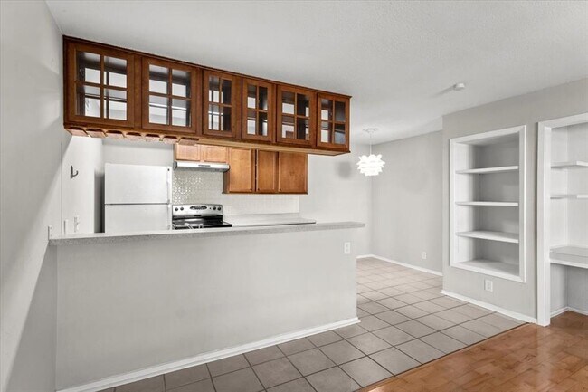 Building Photo - 910 Duncan Ln