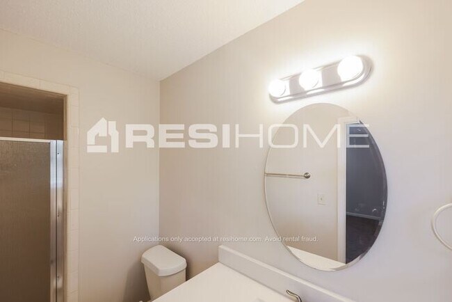 Building Photo - 741 Twin Ridge Dr