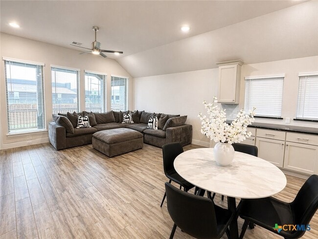 Building Photo - 1841 Windward Wy