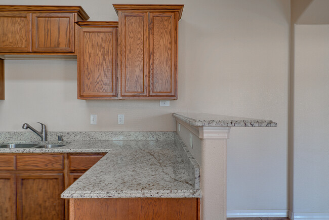 Building Photo - Eastside 3 Bedroom 2.5 Bath