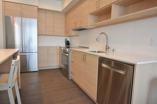 Building Photo - Semi-Furnished One-Bedroom Unit in Kirklan...