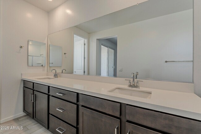Building Photo - 2434 W Rowel Rd