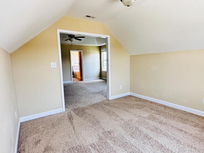 Building Photo - 6008 Crown Ridge Ct