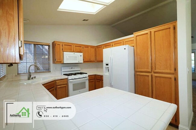 Building Photo - 4561 Moyvane Dr