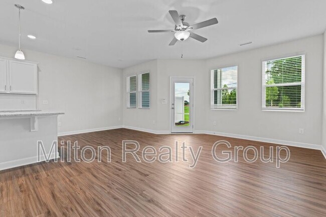 Building Photo - 71 Village Edge Dr