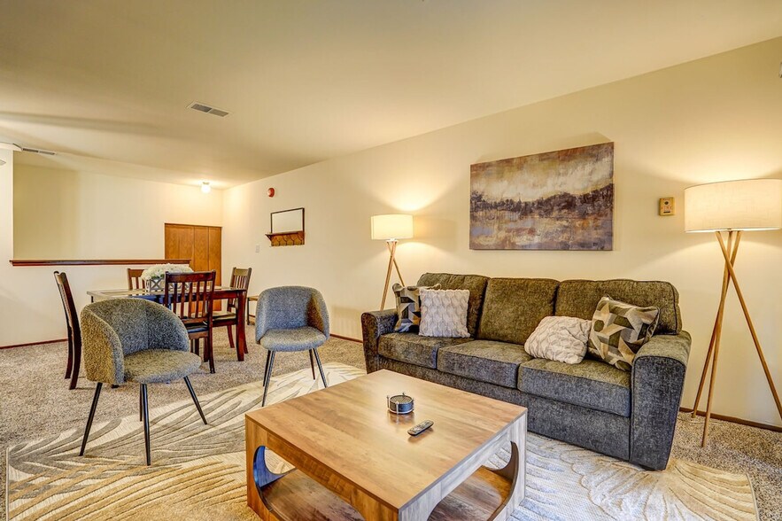 Building Photo - 3914 S Tara Hill Dr