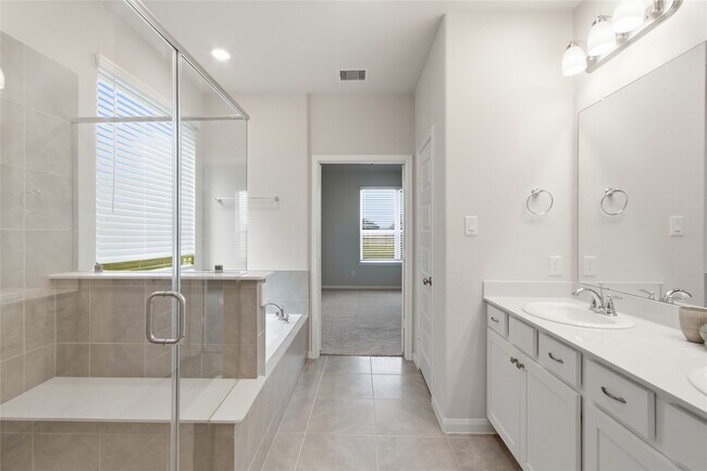 Building Photo - 7302 Toluca Dr
