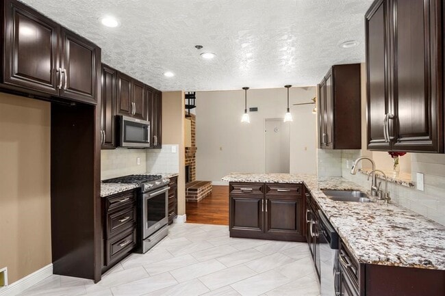 Building Photo - 13426 Nevermore Dr