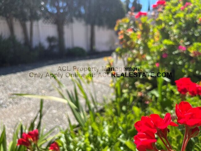Building Photo - **WE DO NOT ADVERTISE ON CRAIGSLIST OR FACEBOOK MARKETPLACE**