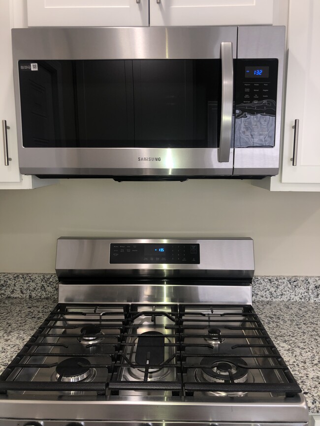 Brand new microwave and gas stove - 4414 Venable Ave