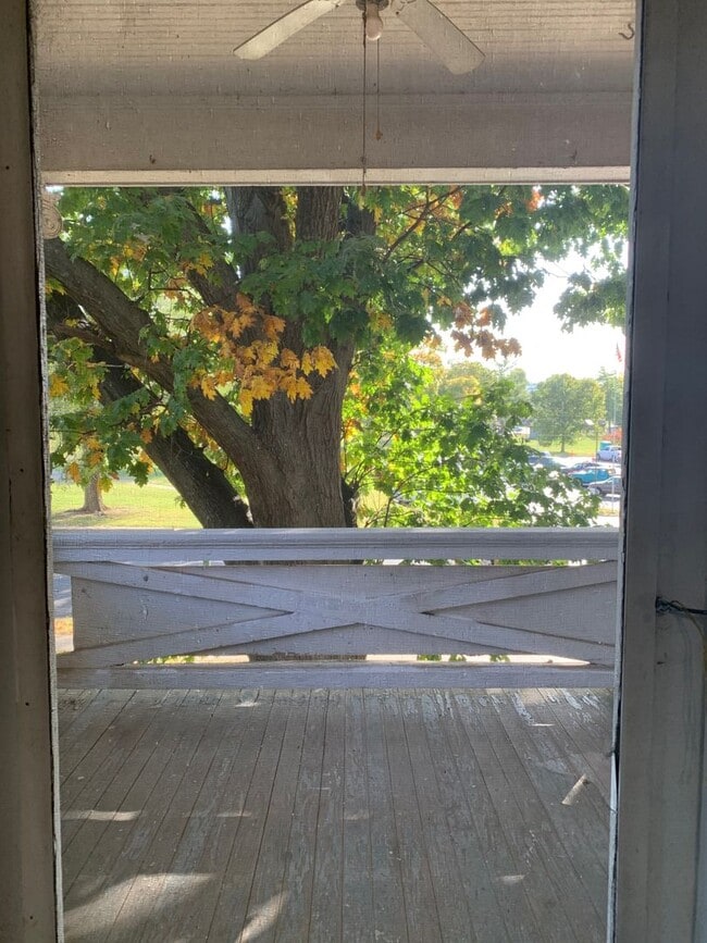 Building Photo - Tons of space in this Charming 1 Bedroom 1 bath with bonus room