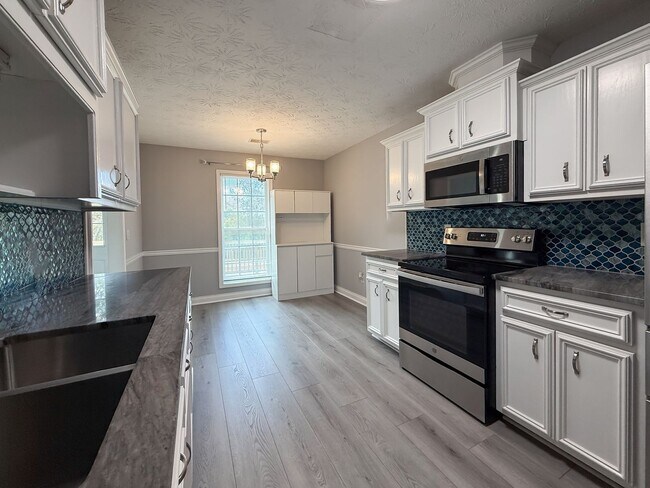 Building Photo - 2018 Tranquil Ln